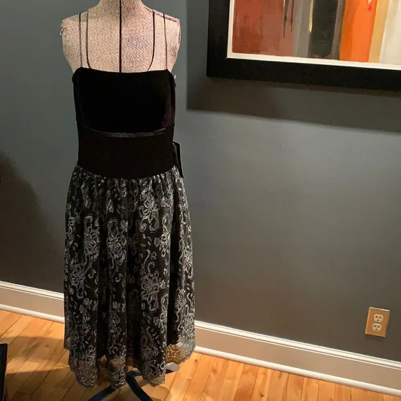 JS Boutique black velvet/satin/embroidered midi, 8 - Picture 1 of 7